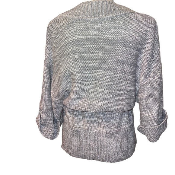a.n.a Women’s Belted Deep V-Neck Sweater 3/4 Sleeves Grey Size Large Blousey - Picture 4 of 6